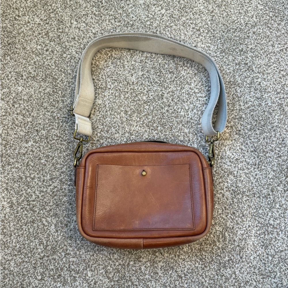 Madewell Transport Camera Crossbody Bag - Picture 2 of 7